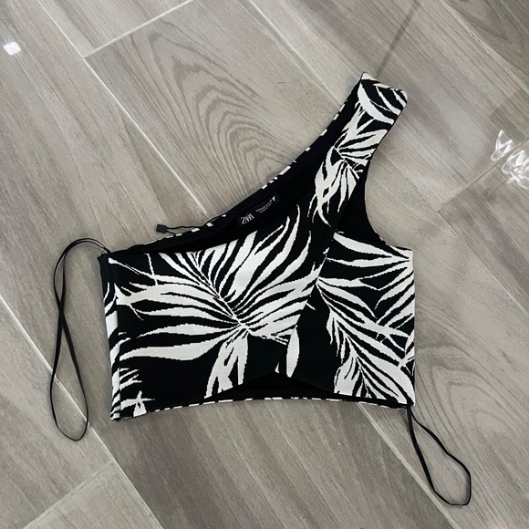 New Zara black & white summer top - Picture 3 of 4